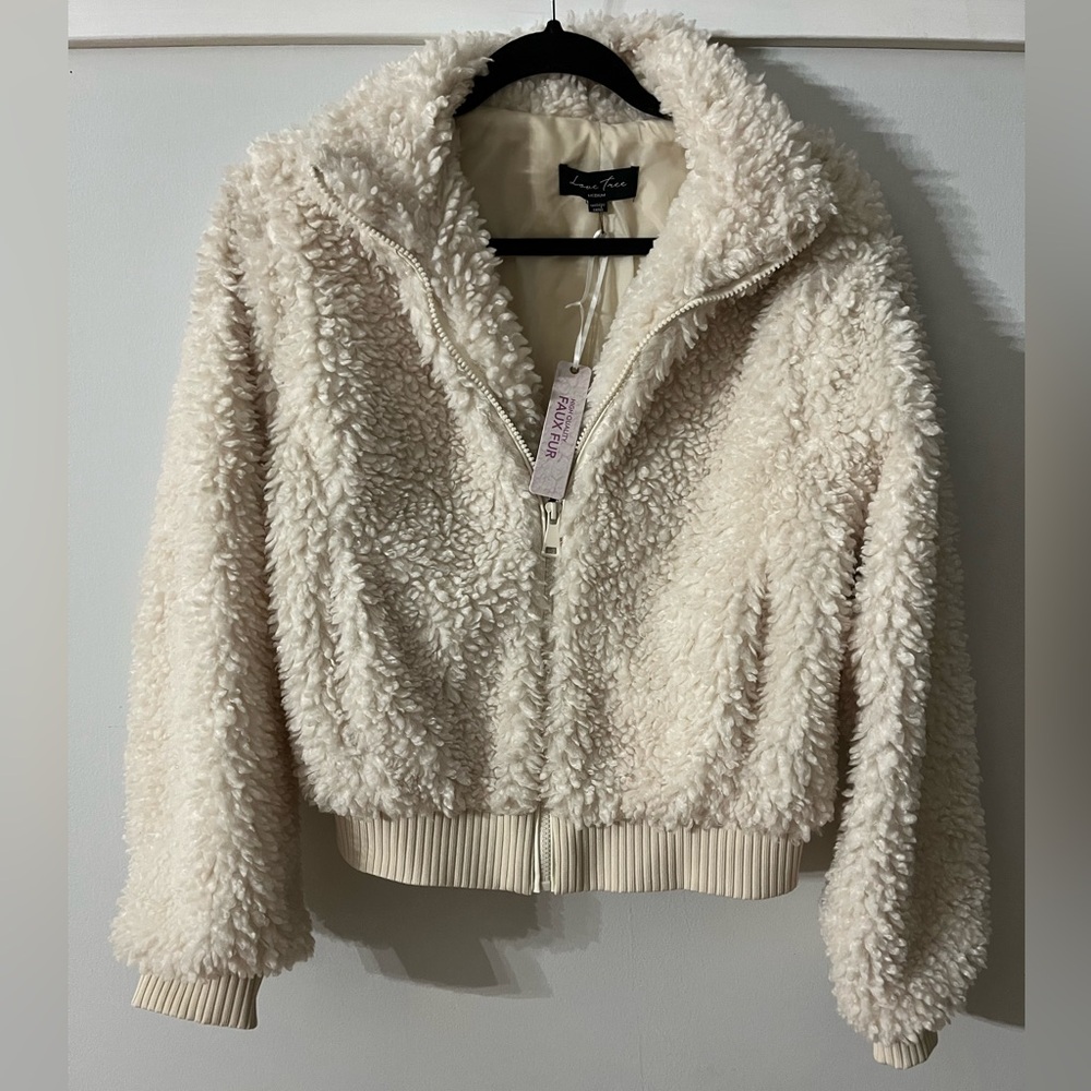 Love Tree white zip up faux fur jacket NWT Medium